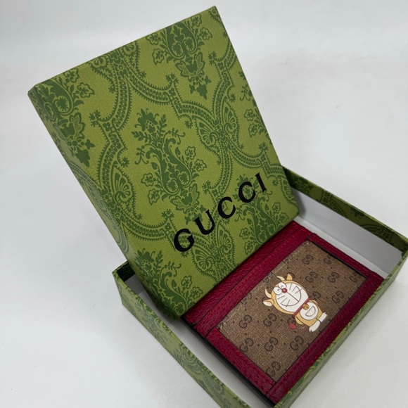 Gucci Green and Red Box with Character Motif - Picture 3 of 5
